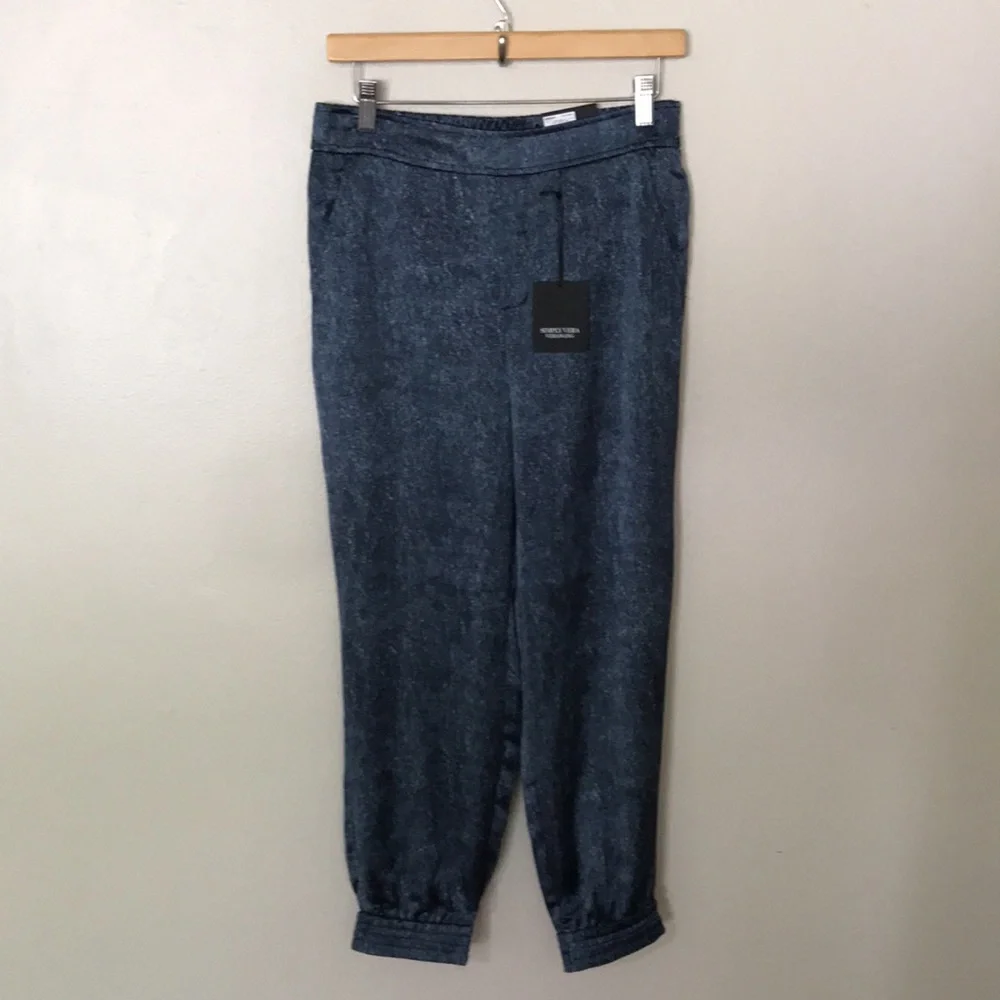 NEW‎ Simply Vera Vera Wang Effortless Denim Wash Jogger Pants